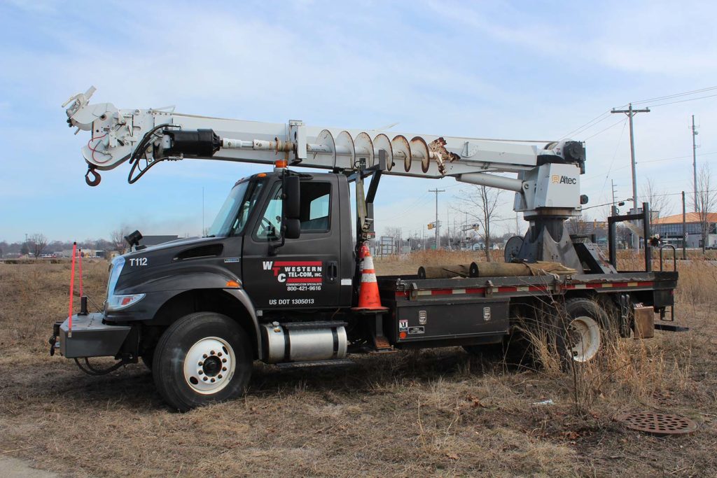 western-tel-com-construction-rig-truck