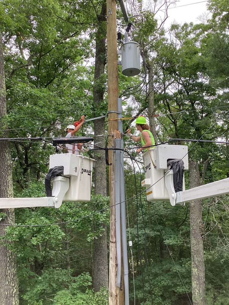 western-tel-com-maintenance-aerial-bucket-work