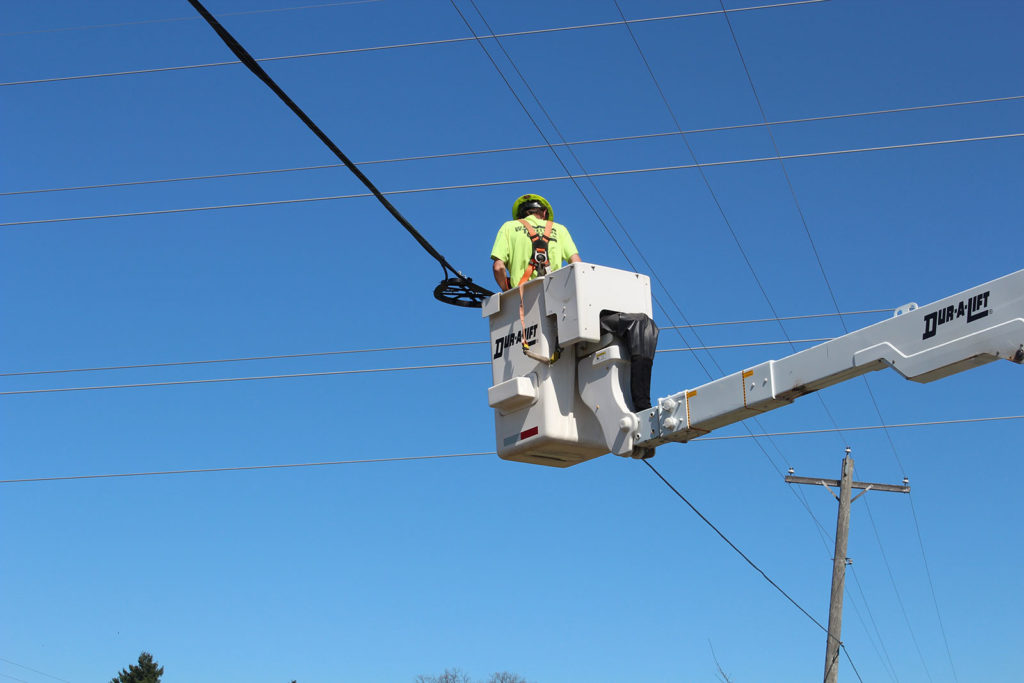 western-tel-com-maintenance-power-lines